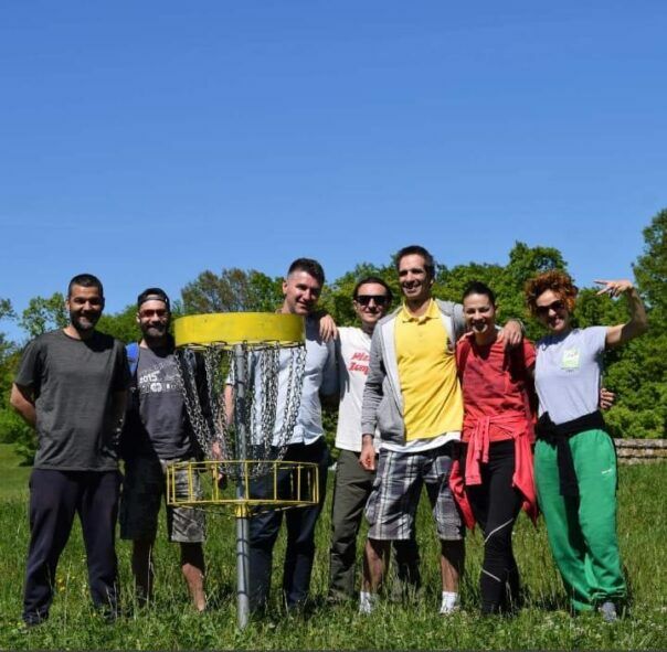 FRIZBI GOLF – DISC GOLF – igra i takmičenje!